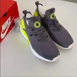 Nike Air Huarache Drift Sneakers(UNISEX) Size  Men’s 10.5,Women’s 12 Brand New